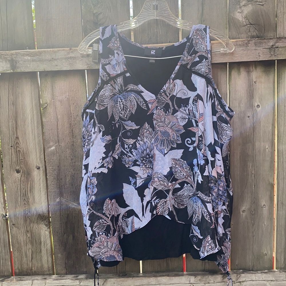 IZ Byer sheer cold shoulder top sz. L